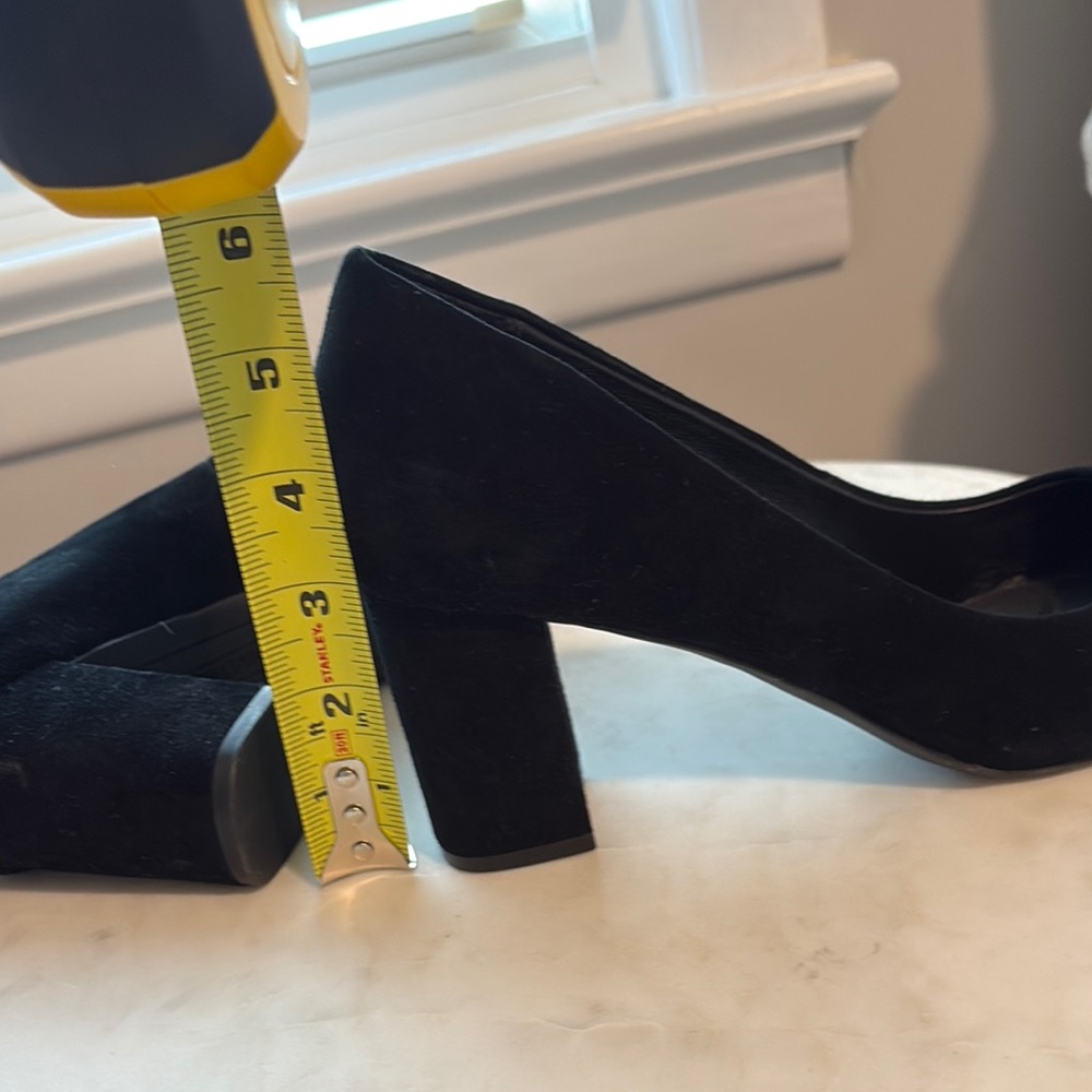 Elegant Black Heels by Deltan - Picture 6 of 9
